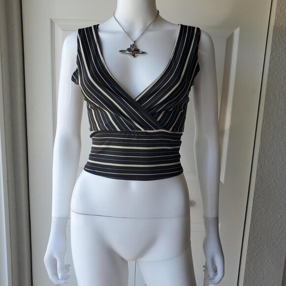 Wet Seal y2k Black and White crop top - Picture 5 of 7